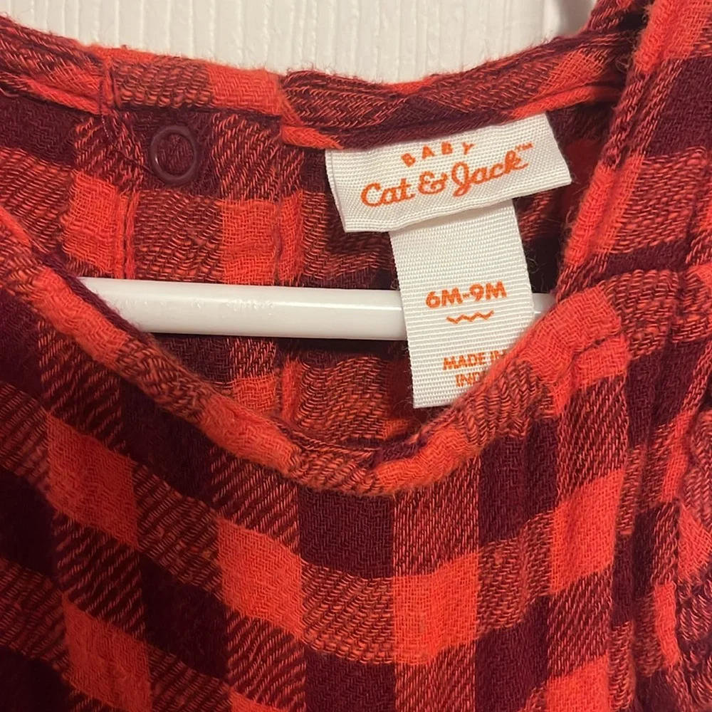 Set of 3 Cat & Jack Romper bundle (6-9mo) - Picture 3 of 10